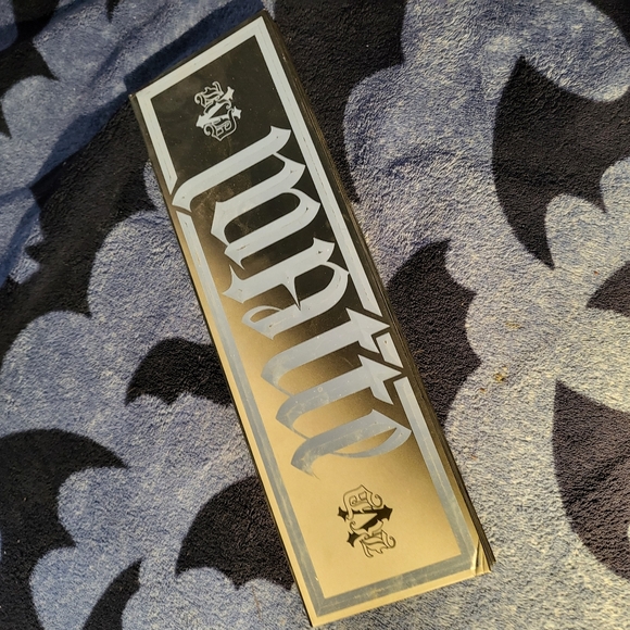 “Metal Matte” Eyeshadow Palette — Kat von d - Picture 1 of 5